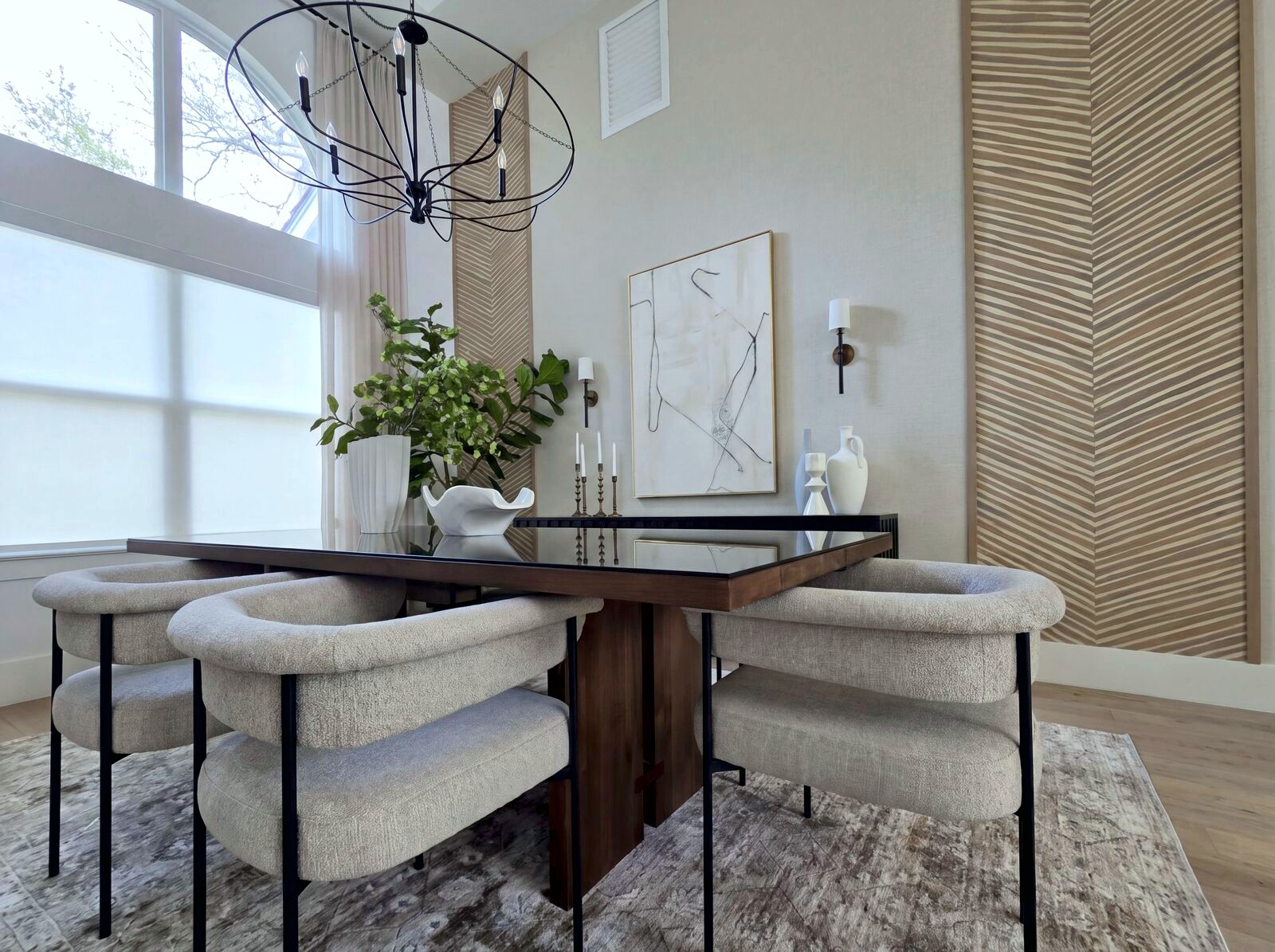 Interior vignette